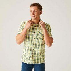 Mindano VIII męska koszula z krótkim rękawem. Zielone koszule męskie Regatta, m, bez wzorów, eleganckie, bez kołnierzyka, bez ramiączek. W wyprzedaży za 117.05 zł.