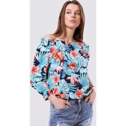 Miętowa Bluzka Severe. Zielone bluzki damskie Born2be, l, bez wzorów, bez kołnierzyka, bez ramiączek. Za 49.99 zł.