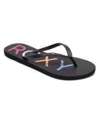 Japonki plażowe damskie ROXY Sandy. Czarne klapki damskie Roxy, bez wzorów, z gumy, sportowe, bez obcasa, na szpilce. Za 59.99 zł.