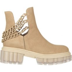 Botki Bayla-159 3954 001-P Beż Welur 159026, Beż, Skóra naturalna - 39. Brązowe botki damskie Bayla, z gumy, klasyczne, bez obcasa, bez zapięcia. W wyprzedaży za 224.10 zł.