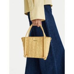 Torebka MEXX. Żółte torebki do ręki damskie Mexx, bez wzorów, klasyczne, bez dodatków. Za 169.99 zł.