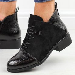 Czarne płaskie botki damskie M.Daszyński 2458-7. Czarne botki damskie M.Daszyński, na jesień, z polaru, eleganckie, bez obcasa, na obcasie, bez zapięcia. Za 189.00 zł.