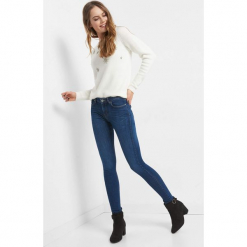 Jeansy slim. Niebieskie jeansy damskie Orsay. Za 99.99 zł.