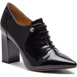 Półbuty CAPRICE - 9-23301-21 Black Patent 018. Czarne półbuty damskie Caprice, z lakierowanej skóry, eleganckie. W wyprzedaży za 189.00 zł.