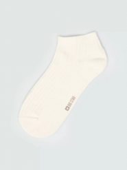 Stopki damskie bawełniane białe makarita 100. Białe skarpety damskie Big Star, bez wzorów, z bawełny. Za 19.99 zł.