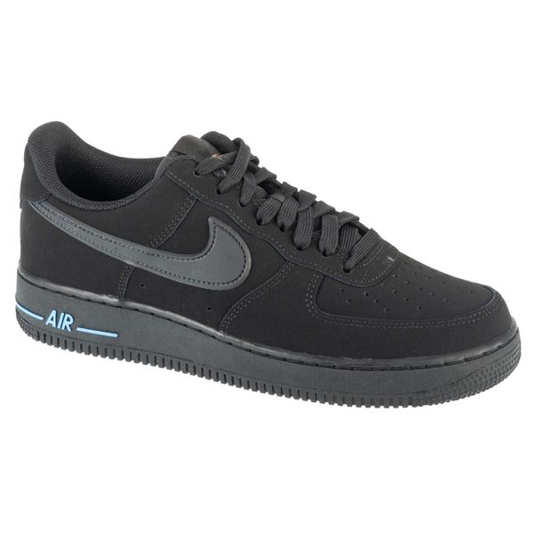 Buty sportowe Sneakersy męskie, Air Force 1 '07. Czarne buty sportowe męskie Nike, z materiału, bez zapięcia, trekkingowe. Za 529.99 zł.