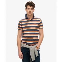 Lekka bluzka polo w paski Superdry. Niebieskie koszulki polo męskie Superdry., na lato, m, bez wzorów, retro, bez ramiączek. Za 216.10 zł.