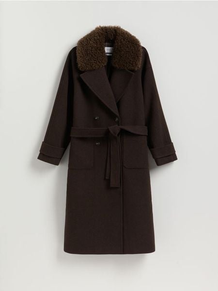 Płaszcz z dodatkiem wełny - ciemnobrązowy. Brązowe płaszcze damskie Reserved, l, bez wzorów, z tkaniny, bez kaptura. Za 459.99 zł.