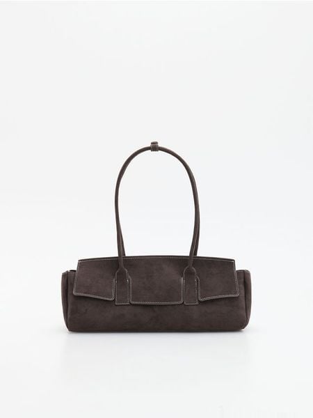 Torebka na ramię - brązowy. Brązowe torby na ramię damskie Reserved, bez wzorów, bez dodatków. Za 159.99 zł.