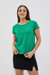 Bawełniany t-shirt z kieszkonką zielony. Zielone bluzki damskie MOODO, xs, bez wzorów, z bawełny, bez kołnierzyka. W wyprzedaży za 17.49 zł.