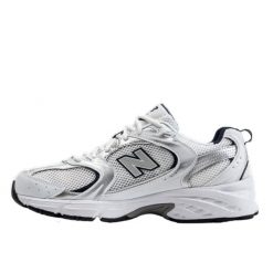 Buty do chodzenia damskie New Balance 530. Niebieskie obuwie sportowe damskie New Balance, bez wzorów, z gumy, do biegania. Za 567.00 zł.