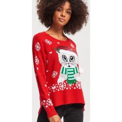Sweter ze świątecznym motywem - Czerwony. Swetry damskie marki Reserved. W wyprzedaży za 39.99 zł.