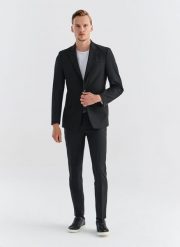 PAKO LORENTE – Spodnie garniturowe w kolorze czarnym. Czarne eleganckie spodnie męskie Pako Lorente, bez wzorów, z elastanu. Za 699.99 zł.