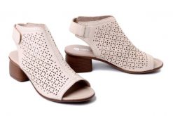 RIEKER REMONTE R8777-60 beige, sandały damskie. Brązowe sandały damskie Rieker Remonte, bez wzorów, bez obcasa, bez zapięcia. Za 303.92 zł.