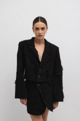 Krótka marynarka z surowej tkaniny w kolorze CZARNYM - UNIQUE-S/M. Czarne żakiety damskie Marsala, m, bez wzorów, z bawełny, klasyczne. Za 229.90 zł.