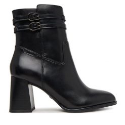 Botki Tamaris. Czarne botki damskie Tamaris, bez obcasa, na słupku, bez zapięcia. Za 539.99 zł.