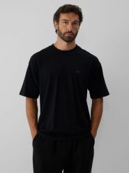 4F T-shirt loose gładki męski - czarny M. Czarne t-shirty męskie 4f, m, bez wzorów, z bawełny, klasyczne, bez kołnierzyka. Za 69.99 zł.