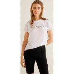Mango - Top Ilustra. Białe topy damskie marki Mango, z nadrukiem, z bawełny, z okrągłym kołnierzem, z krótkim rękawem. Za 29.90 zł.