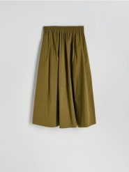 Spódnica midi z bawełną - zielony. Zielone spódnice damskie Reserved, l, bez wzorów, z bawełny, midi, rozkloszowane. W wyprzedaży za 69.99 zł.
