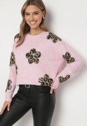 Różowy Sweter z Kwiatowymi Naszywkami i Cekinami Ciadora. Czerwone swetry damskie Born2be, z aplikacjami, z jeansu, eleganckie, bez kołnierzyka, bez ramiączek, bez kaptura. Za 159.99 zł.