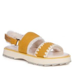 Sandały EMU Australia. Żółte klapki damskie Emu Australia, bez wzorów, bez obcasa, na płaskiej podeszwie, bez zapięcia. Za 479.99 zł.