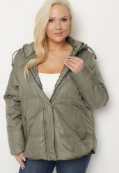 Zielona Pikowana Kurtka z Odpinanym Kapturem i Kieszeniami Vilbia. Zielone kurtki damskie Born2be, plus size, bez wzorów, z jeansu. Za 239.99 zł.