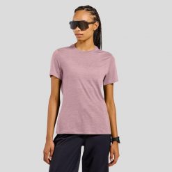 Koszulka z krótkim rękawem damska ODLO T-shirt MERINO TENCEL PLAIN TEE. Czerwone t-shirty damskie Odlo, l, bez wzorów, z lyocellu, bez kołnierzyka. Za 319.99 zł.