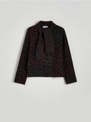 Sweter z szalowym kołnierzem - wielobarwny. Swetry damskie Reserved, l, bez wzorów, z dzianiny, bez kołnierzyka, bez ramiączek, bez kaptura. W wyprzedaży za 79.99 zł.