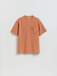 Strukturalny t-shirt comfort fit - miedziany. Brązowe t-shirty męskie Reserved, l, bez wzorów, z bawełny, bez kołnierzyka. Za 69.99 zł.