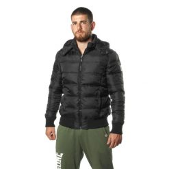 Kurtka puchowa z kaptur na co dzień na siłownię. Czarne kurtki męskie LEONE 1947 APPAREL, bez wzorów, z poliesteru, bez kaptura. W wyprzedaży za 262.70 zł.