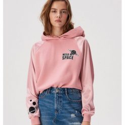 Bluza NASA z raglanowymi rękawami - Różowy. Bluzy damskie Sinsay. Za 79.99 zł.
