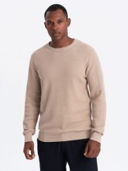 Męski melanżowy sweter ze strukturalnej dzianiny – piaskowy V3 OM-SWSW-0142 - XXL. Swetry przez głowę męskie Ombre Clothing, l, bez wzorów, z bawełny, bez kołnierzyka. W wyprzedaży za 89.99 zł.