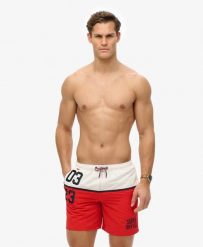 Superdry Kąpielówki Nautical Logo 17 z recyklowanego poliestru – TRICOLORE RED. Czerwone kąpielówki męskie Superdry., m, bez wzorów, z materiału, do pływania. Za 227.55 zł.