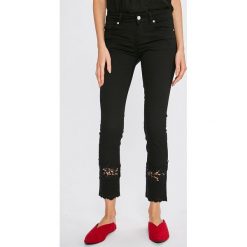 Liu Jo - Jeansy Bottom Up Ideal. Jeansy damskie marki Liu Jo. W wyprzedaży za 599.90 zł.