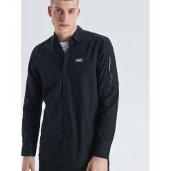 Koszula z kolekcji Nasa - Czarny. Koszule męskie marki Cropp. Za 89.99 zł.