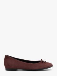 Bordowe welurowe baleriny z kokardką JUDIE. Czerwone baleriny damskie Ryłko, bez wzorów, z materiału, eleganckie, bez obcasa, na płaskiej podeszwie. Za 299.99 zł.