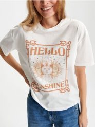 Koszulka z nadrukiem - kremowy. Białe t-shirty damskie Sinsay, l, bez wzorów, z bawełny, bez kołnierzyka. W wyprzedaży za 17.99 zł.