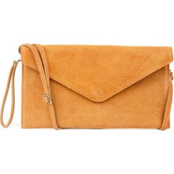 Skórzana kopertówka camelowa N12. Brązowe kopertówki damskie bez wzorów, z materiału, eleganckie, na ramię, małe, zamszowe, bez dodatków. Za 93.49 zł.