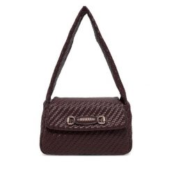 Torebka Guess. Czerwone torebki do ręki damskie Guess, z aplikacjami, klasyczne, bez dodatków. Za 349.99 zł.