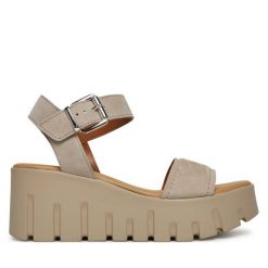 Sandały Tamaris. Brązowe sandały damskie Tamaris, bez wzorów, bez obcasa, na koturnie, bez zapięcia. Za 299.99 zł.