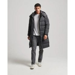 Długa kurtka Superdry Ripstop. Czarne kurtki męskie Superdry., na zimę, m, bez wzorów, z nylonu, klasyczne, bez kaptura. Za 680.50 zł.