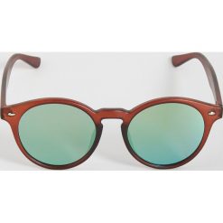 Okulary przeciwsłoneczne vintage - Wielobarwny. Szare okulary przeciwsłoneczne damskie Sinsay. W wyprzedaży za 4.99 zł.