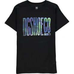 Koszulka w kolorze niebiesko-czarno-zielonym. Czarne t-shirty dla chłopców marki DC Shoes, bez wzorów, z bawełny, bez ramiączek. W wyprzedaży za 42.95 zł.