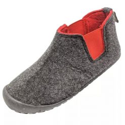 Kapcie GUMBIES BRUMBY BOOT UNISEX. Czerwone kapcie damskie Gumbies, bez wzorów, bez obcasa. Za 149.99 zł.