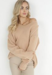 Jasnobeżowy Sweter z Wiskozy Oversize Yorate. Brązowe swetry damskie Born2be, uniwersalny, bez wzorów, z bawełny, eleganckie, bez kołnierzyka, bez ramiączek, długie, bez kaptura. Za 139.99 zł.