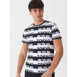 T-shirt z nadrukiem Tokyo - Biały. T-shirty męskie marki House. W wyprzedaży za 19.99 zł.