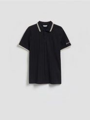 Koszulka polo slim z lamówką - czarny. Czarne koszulki polo męskie Reserved, l, bez wzorów, z bawełny, bez ramiączek. Za 89.99 zł.