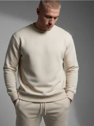 Bluza crewneck basic - kremowy. Białe bluzy męskie Sinsay, l, bez wzorów, bez kaptura. Za 29.99 zł.
