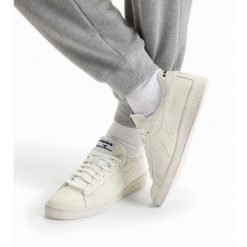 Sneakersy Diadora game l low waxed. Białe obuwie sportowe damskie Diadora, bez wzorów, z gumy. W wyprzedaży za 315.80 zł.