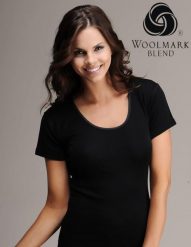 Podkoszulek damski z krótkim rękawem Woolona Merino. Czarne bielizna termoaktywna damska WOOLONA, l, bez wzorów, z materiału, bez ramiączek, krótkie. Za 162.00 zł.